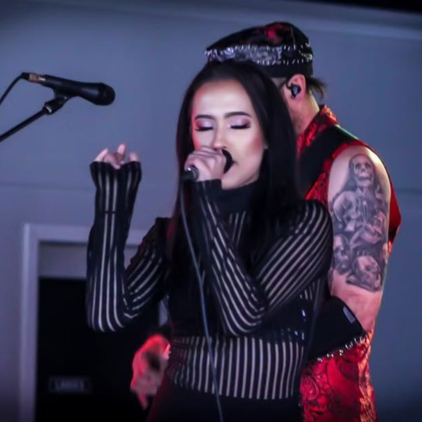 Ashley Lux Band photo 3